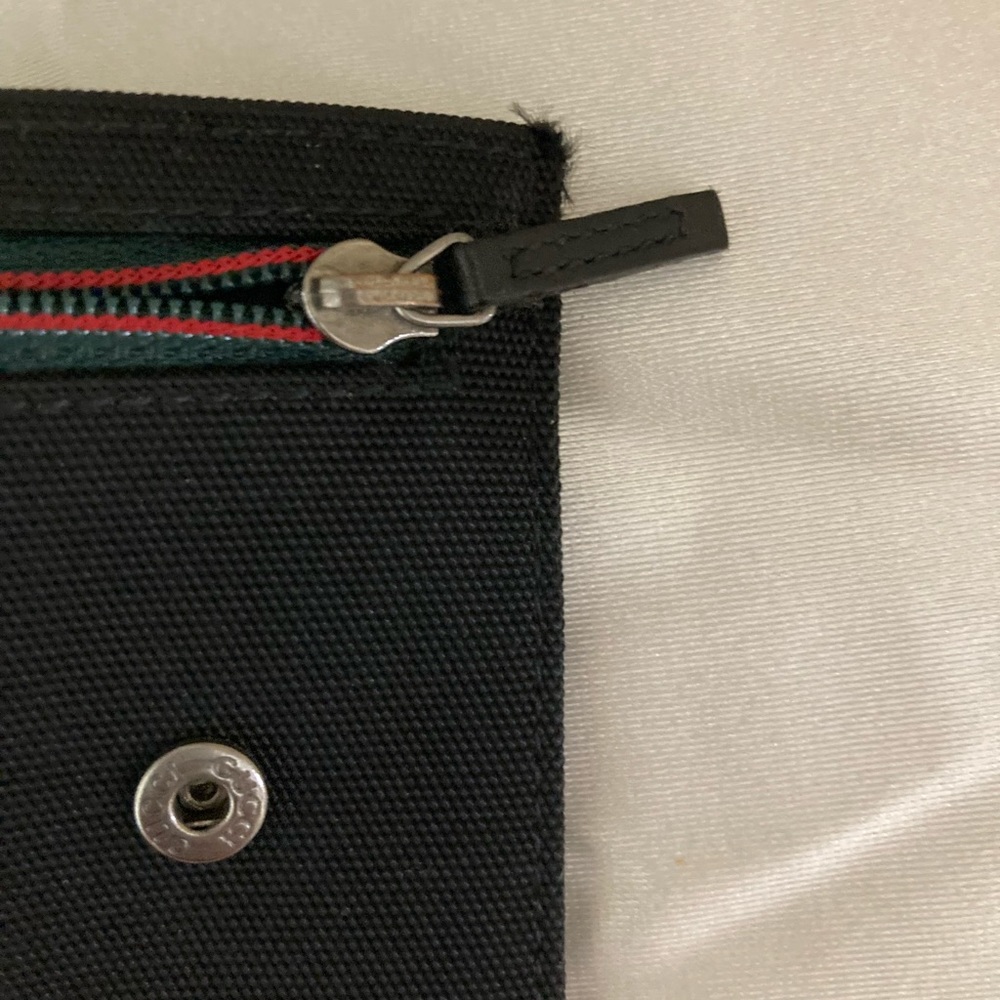 Gucci Canvas 6 Key Case. Authentic Euc, With Date… - image 5